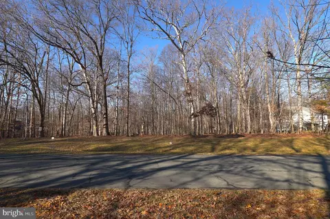 10604 Willowbrook Dr, Potomac, MD 20854