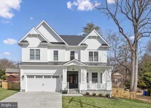 5921 Cheshire Dr, Bethesda, MD 20814