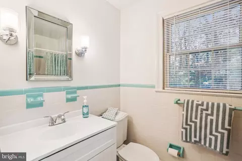 Bath - 1117 Notley Rd, Silver Spring, MD 20904 photo 4 of 4