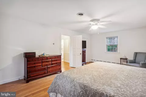 Bedroom - 1117 Notley Rd, Silver Spring, MD 20904 photo 4 of 7