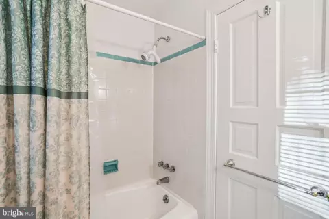 Bath - 1117 Notley Rd, Silver Spring, MD 20904 photo 3 of 4