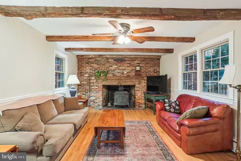 Living - 1117 Notley Rd, Silver Spring, MD 20904 photo 7 of 9