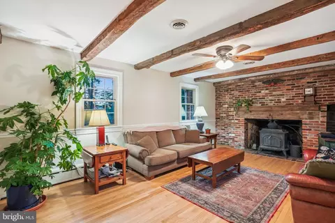 Living - 1117 Notley Rd, Silver Spring, MD 20904 photo 6 of 9