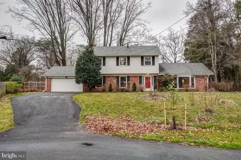 9512 Seddon Ct, Bethesda, MD 20817