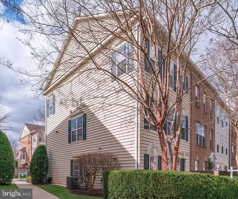 9734 Washingtonian Blvd, Gaithersburg, MD 20878