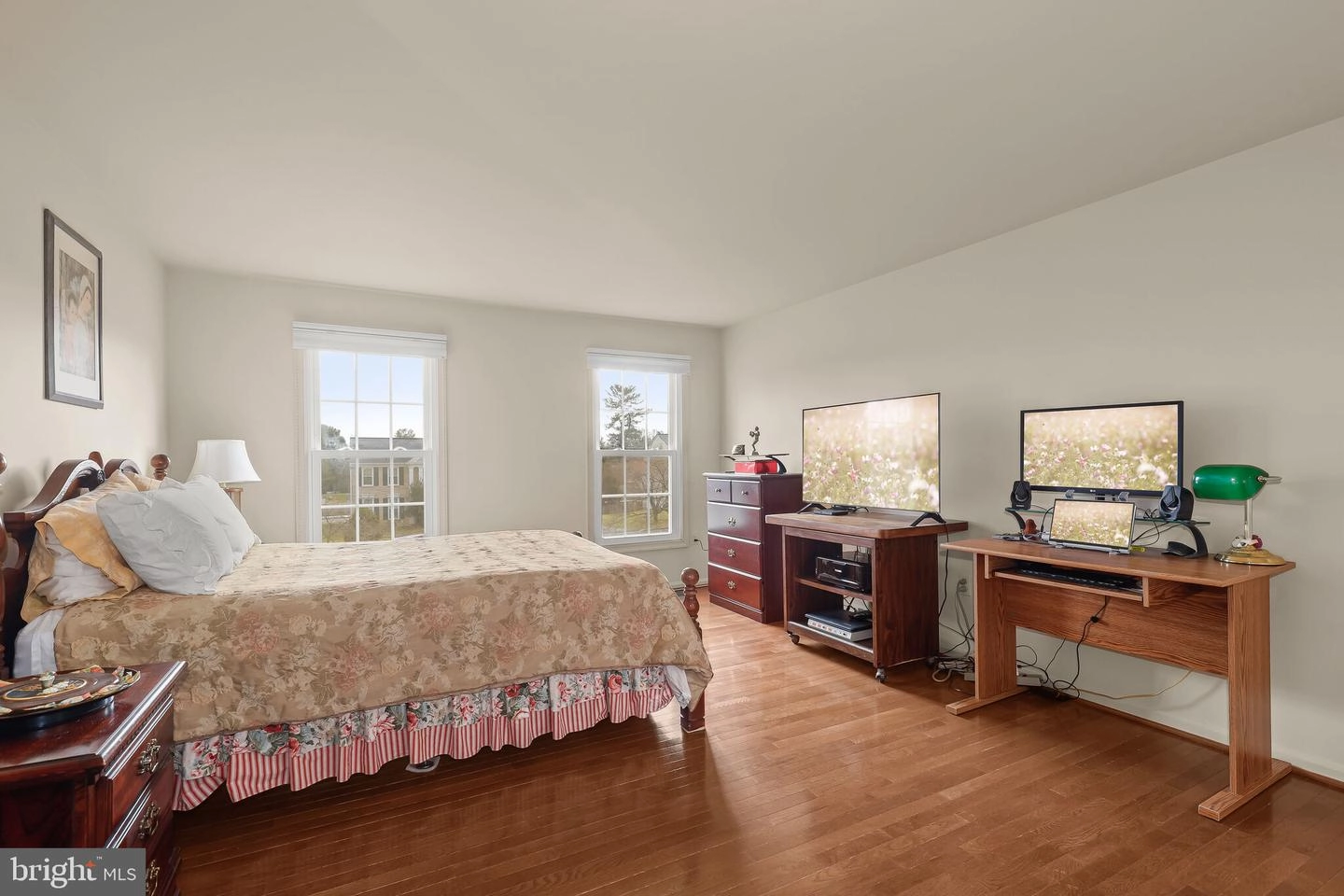 Bedroom - 14912 Village Gate Dr, Silver Spring, MD 20906 photo 2 of 5