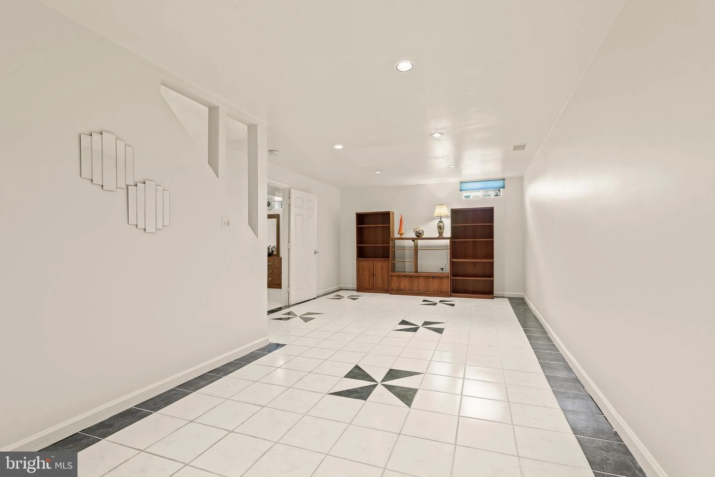 Entry Way - 14912 Village Gate Dr, Silver Spring, MD 20906 photo 3 of 3