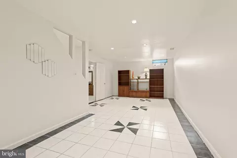 Entry Way - 14912 Village Gate Dr, Silver Spring, MD 20906 photo 3 of 3