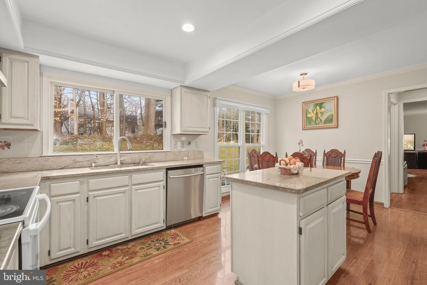 Kitchen - 14912 Village Gate Dr, Silver Spring, MD 20906 photo 3 of 4