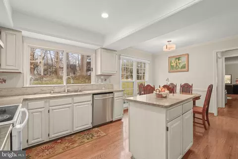 Kitchen - 14912 Village Gate Dr, Silver Spring, MD 20906 photo 3 of 4