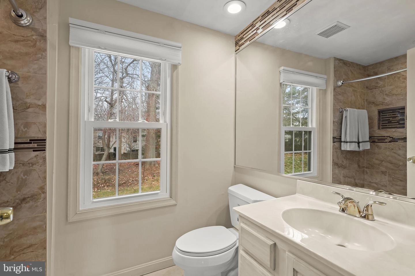 Bath - 14912 Village Gate Dr, Silver Spring, MD 20906 photo 6 of 8