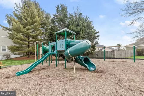 View/Area - 14912 Village Gate Dr, Silver Spring, MD 20906 photo 2 of 6