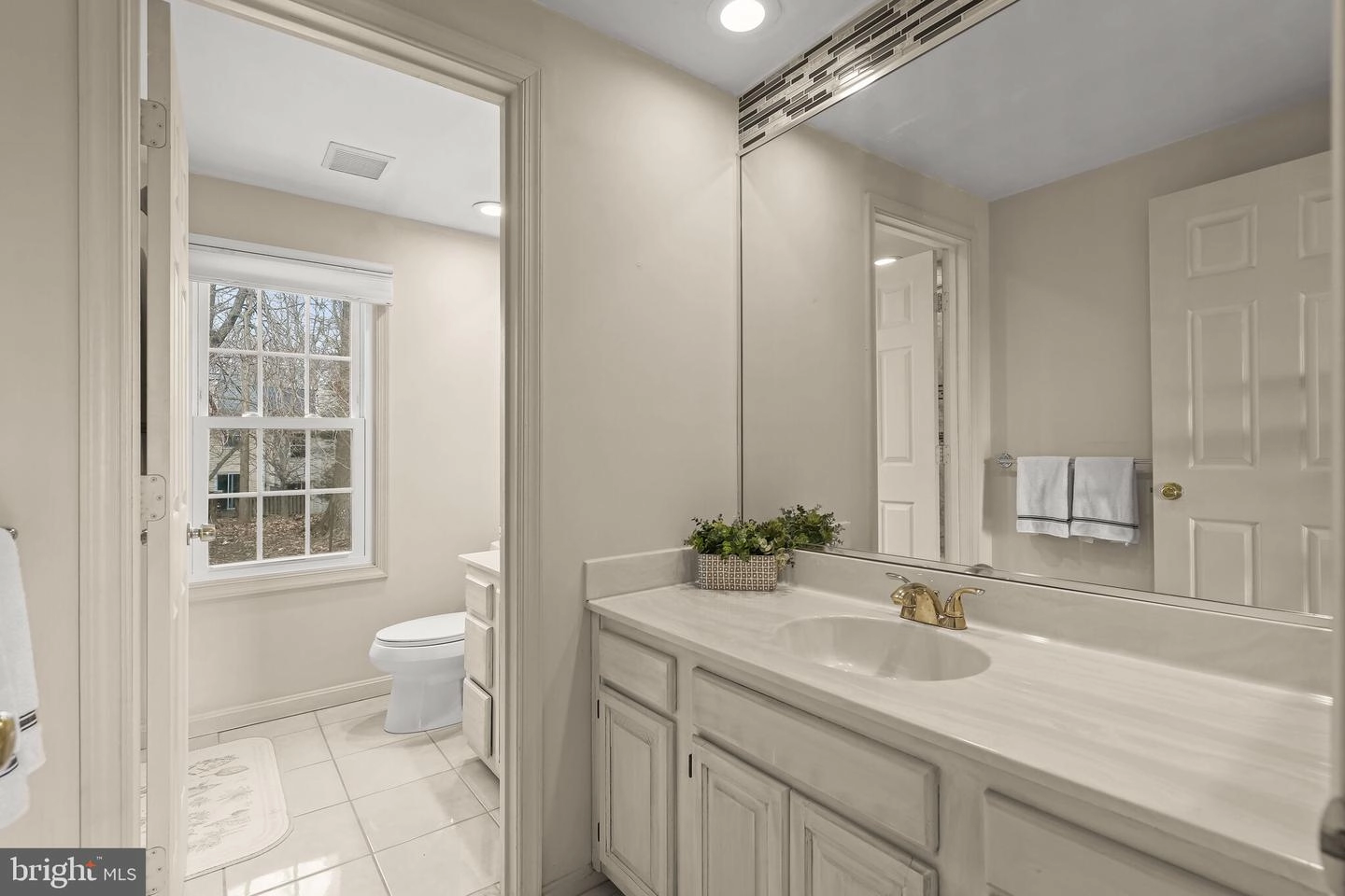 Bath - 14912 Village Gate Dr, Silver Spring, MD 20906 photo 5 of 8