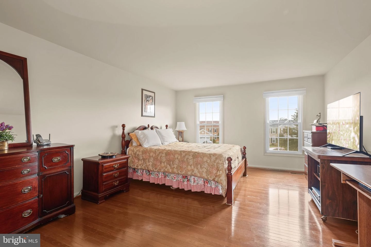 Bedroom - 14912 Village Gate Dr, Silver Spring, MD 20906 photo 1 of 5