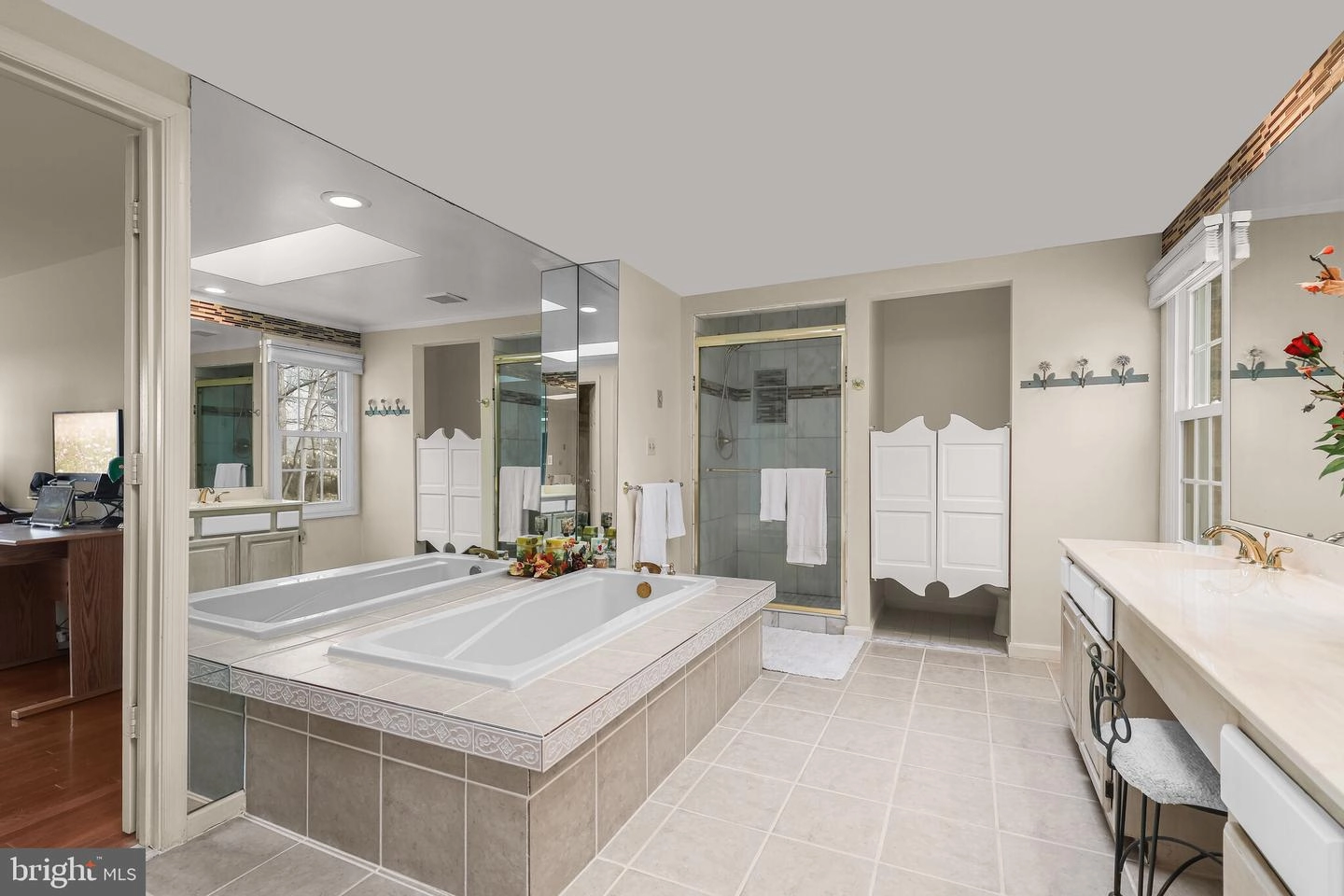 Bath - 14912 Village Gate Dr, Silver Spring, MD 20906 photo 3 of 8