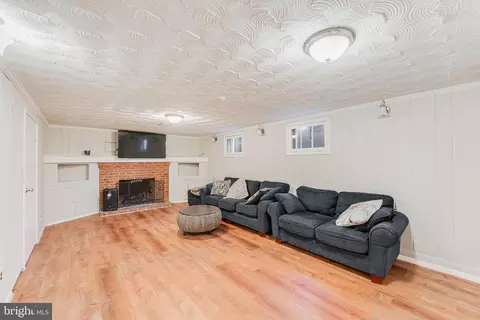 Living - 14700 Claude Ln, Silver Spring, MD 20905 photo 4 of 4