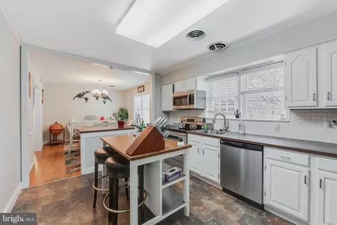 Kitchen - 14700 Claude Ln, Silver Spring, MD 20905 photo 3 of 4