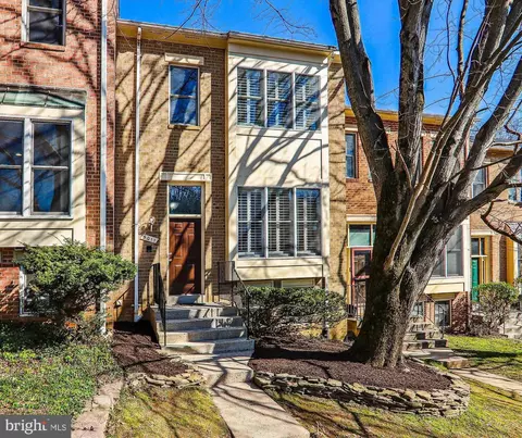 5011 Cloister Dr, Rockville, MD 20852