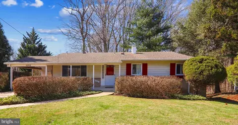 5202 Russett Rd, Rockville, MD 20853