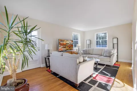 Living - 1201 Forest Glen Rd, Silver Spring, MD 20901 photo 1 of 5