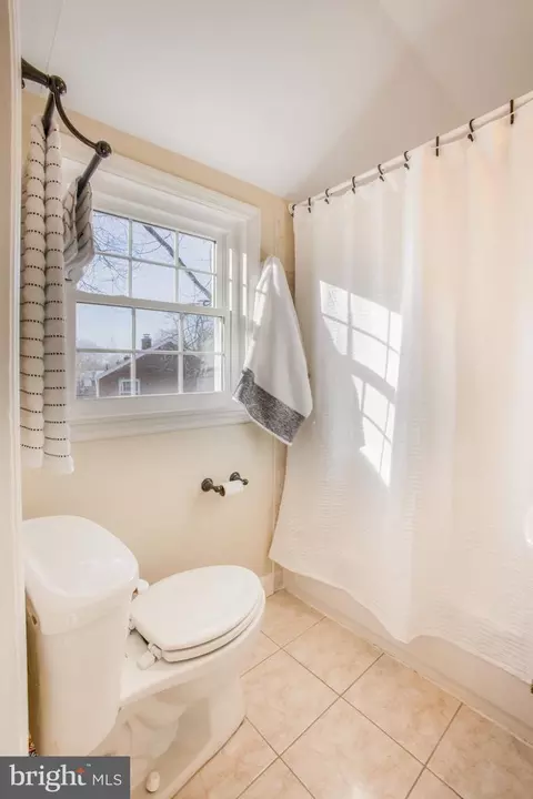 Bath - 1201 Forest Glen Rd, Silver Spring, MD 20901 photo 3 of 8