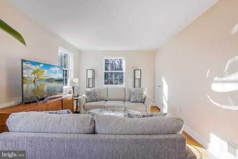 Living - 1201 Forest Glen Rd, Silver Spring, MD 20901 photo 3 of 5