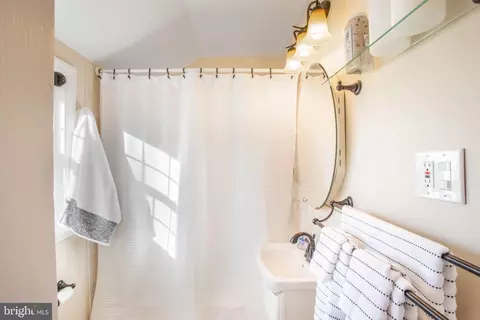 Bath - 1201 Forest Glen Rd, Silver Spring, MD 20901 photo 5 of 8