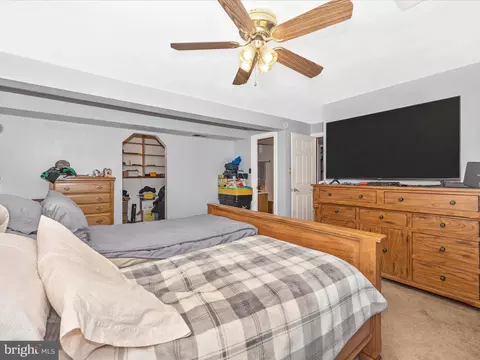 Bedroom - 19017 Wootton Ave, Poolesville, MD 20837 photo 4 of 10