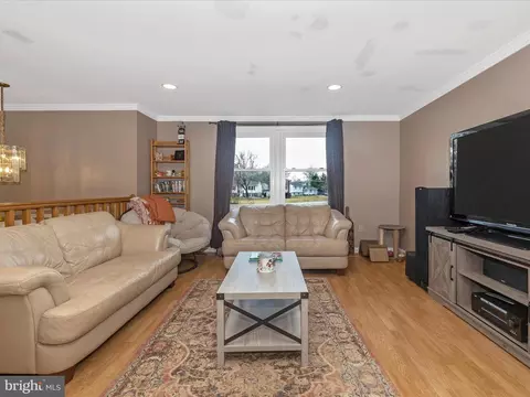 Living - 19017 Wootton Ave, Poolesville, MD 20837 photo 2 of 5