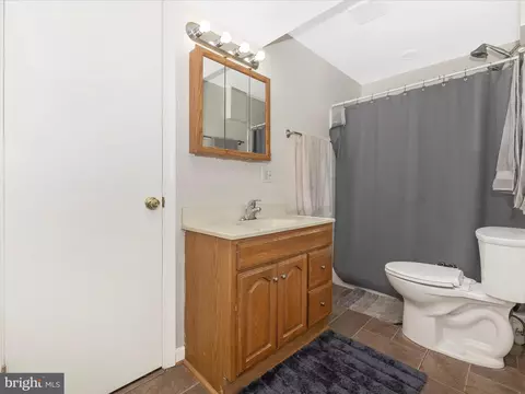 Bath - 19017 Wootton Ave, Poolesville, MD 20837 photo 1 of 3