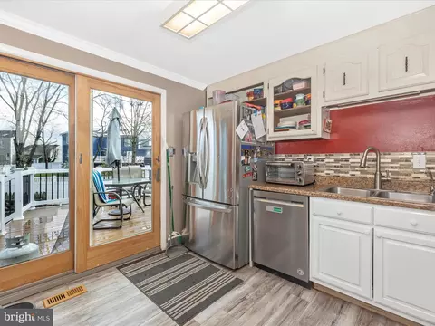 Kitchen - 19017 Wootton Ave, Poolesville, MD 20837 photo 3 of 6