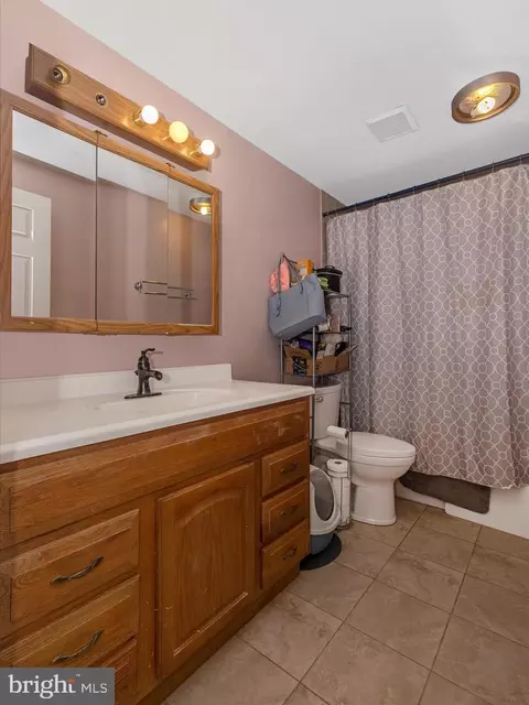 Bath - 19017 Wootton Ave, Poolesville, MD 20837 photo 3 of 3