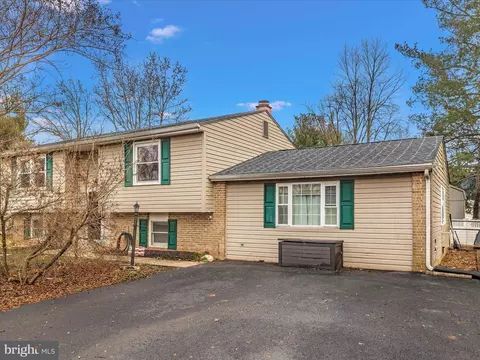 Exterior - 19017 Wootton Ave, Poolesville, MD 20837 photo 5 of 12