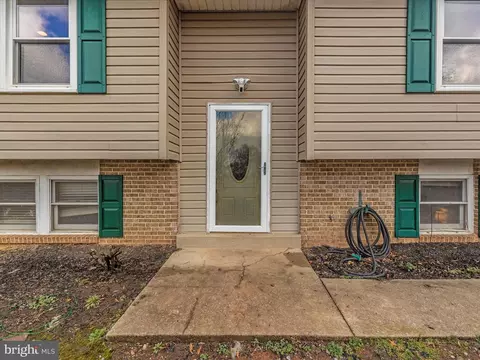 Exterior - 19017 Wootton Ave, Poolesville, MD 20837 photo 2 of 12