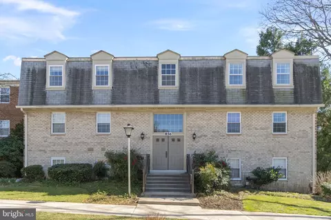 856 College Pkwy #856-202, Rockville, MD 20850