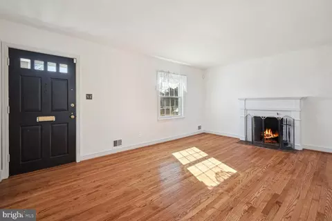 Living - 704 Buckingham Dr, Silver Spring, MD 20901 photo 1 of 4