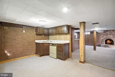 Kitchen - 704 Buckingham Dr, Silver Spring, MD 20901 photo 4 of 4