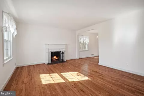 Living - 704 Buckingham Dr, Silver Spring, MD 20901 photo 2 of 4