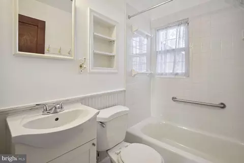 Bath - 704 Buckingham Dr, Silver Spring, MD 20901 photo 1 of 2