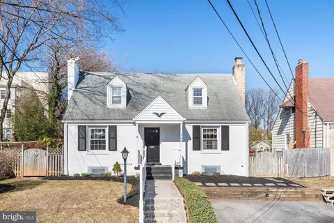 704 Buckingham Dr, Silver Spring, MD 20901