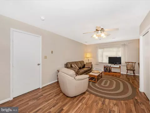 Living - 3603 Tarkington Ln #61 B, Silver Spring, MD 20906 photo 15 of 17