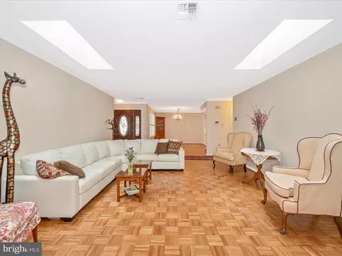 Living - 3603 Tarkington Ln #61 B, Silver Spring, MD 20906 photo 11 of 17