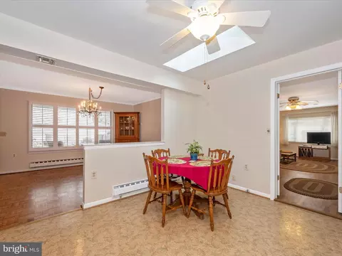 Dining - 3603 Tarkington Ln #61 B, Silver Spring, MD 20906 photo 3 of 3