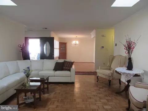 Living - 3603 Tarkington Ln #61 B, Silver Spring, MD 20906 photo 3 of 17