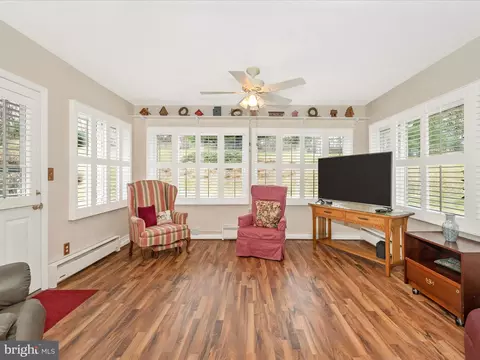 Living - 3603 Tarkington Ln #61 B, Silver Spring, MD 20906 photo 12 of 17