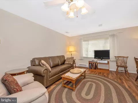 Living - 3603 Tarkington Ln #61 B, Silver Spring, MD 20906 photo 16 of 17