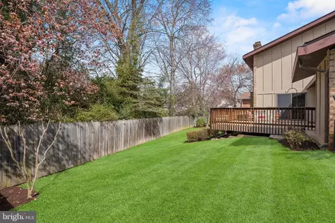 Exterior - 8705 Postoak Rd, Potomac, MD 20854 photo 5 of 5