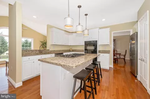 Kitchen - 19707 Selby Ave, Poolesville, MD 20837 photo 6 of 6