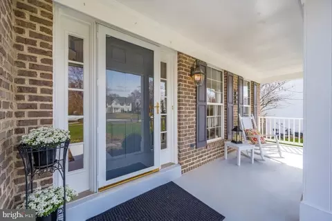 Exterior - 19707 Selby Ave, Poolesville, MD 20837 photo 2 of 21