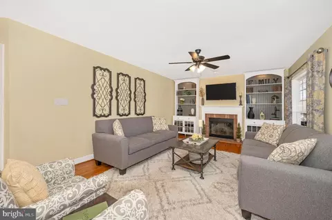 Living - 19707 Selby Ave, Poolesville, MD 20837 photo 1 of 10